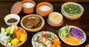 CƠM NIÊU MINH THƯ