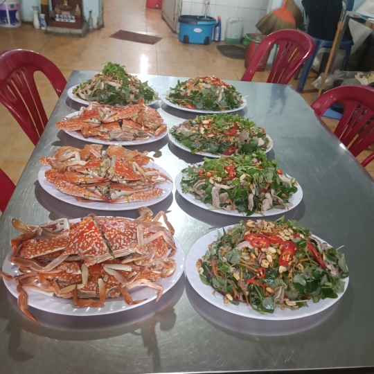 CƠM NIÊU MINH THƯ