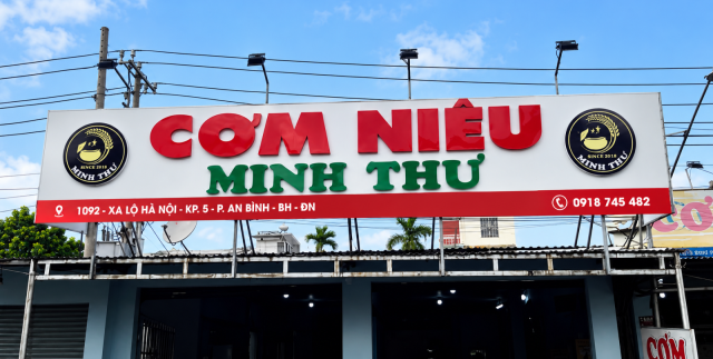 CƠM NIÊU MINH THƯ